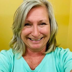 Meet your Posher, Deborah